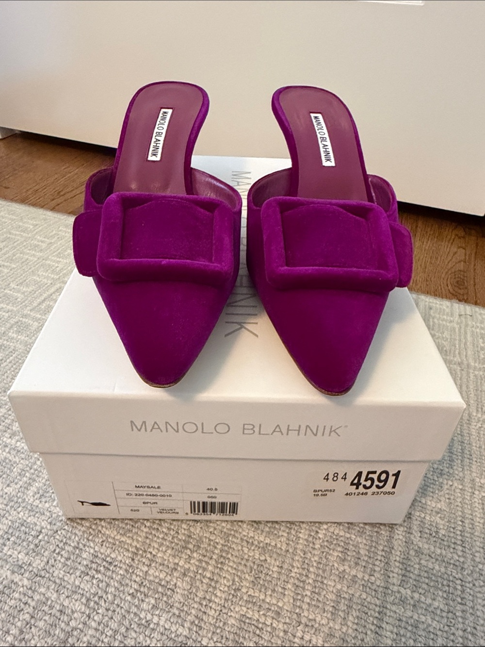 Manolo Blahnik Maysale 50 mm Fuchsia Velvet Pointed Mules with Buckle